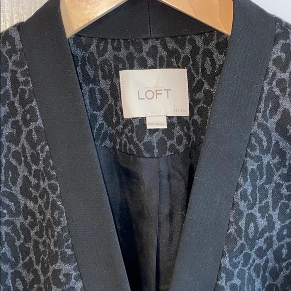 Ann Taylor LOFT Blazer - Picture 2 of 5